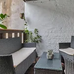 Hirsch Stadt 6 - Balkon Mit Flussblick - Parkplatz