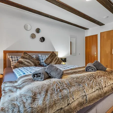 Hirsch Stadt Apartment 6 - Balkon Mit Flussblick - Parkplatz 아파트 *